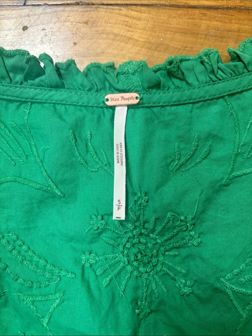 Free People Size Small All The Ways Green Top w/Lace and Embroidered Flowers